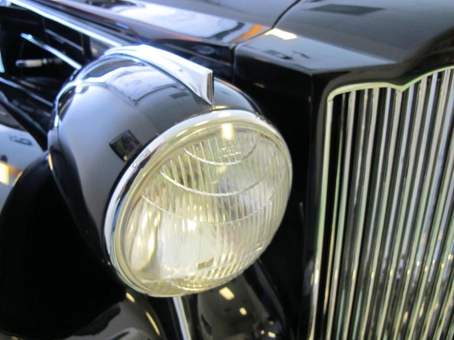  Packard Twelve Convertible Victoria 1938 года  (фото 7 из 18)